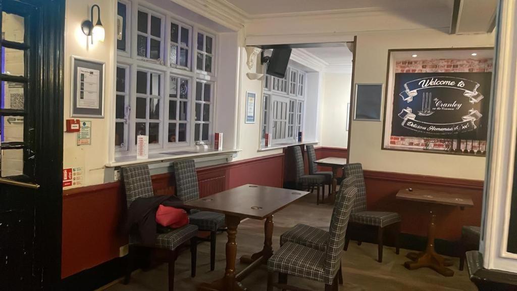 The Cranley Hotel Cranleigh Exterior foto