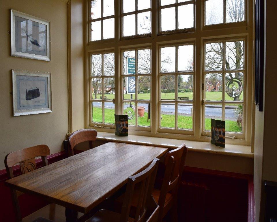 The Cranley Hotel Cranleigh Exterior foto