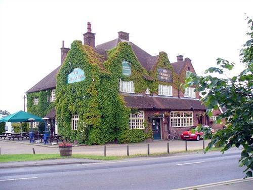 The Cranley Hotel Cranleigh Exterior foto